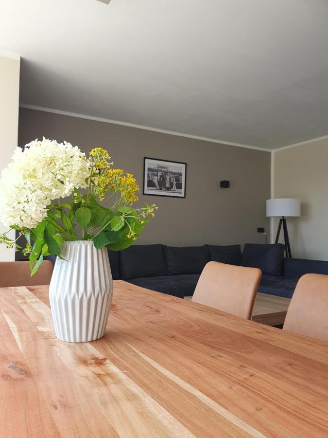 Neumuhler Hof: Spacious Family Retreat with Garden Terrace Schwerin  Exterior photo